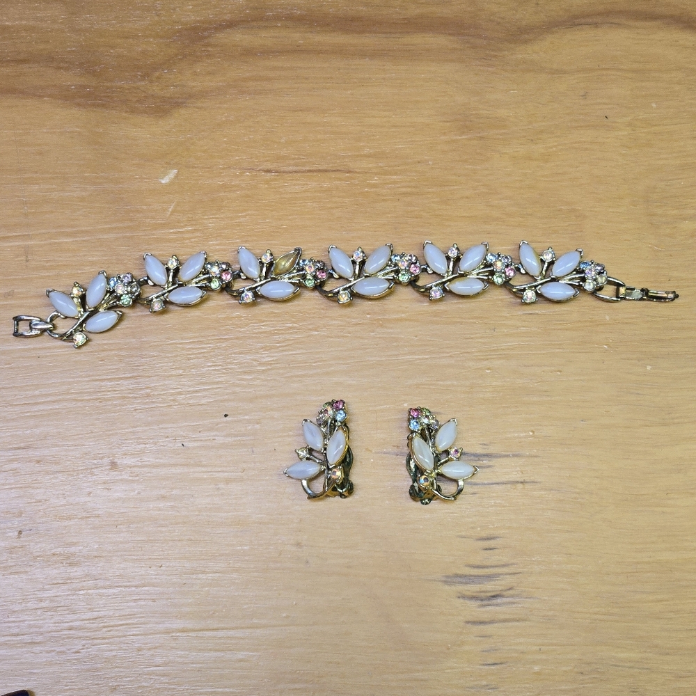 Vintage gold tone & faux gems bracelet & clip on earrings set